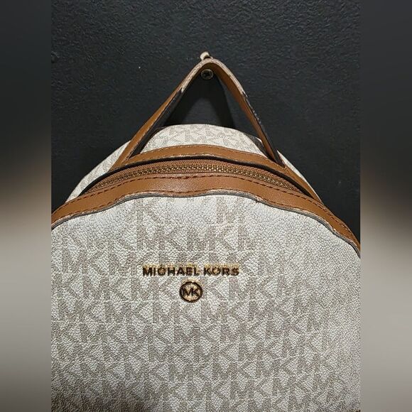 Michael Kors Valerie Medium Backpack Vanilla MK Signature 12x9 - Picture 6 of 15